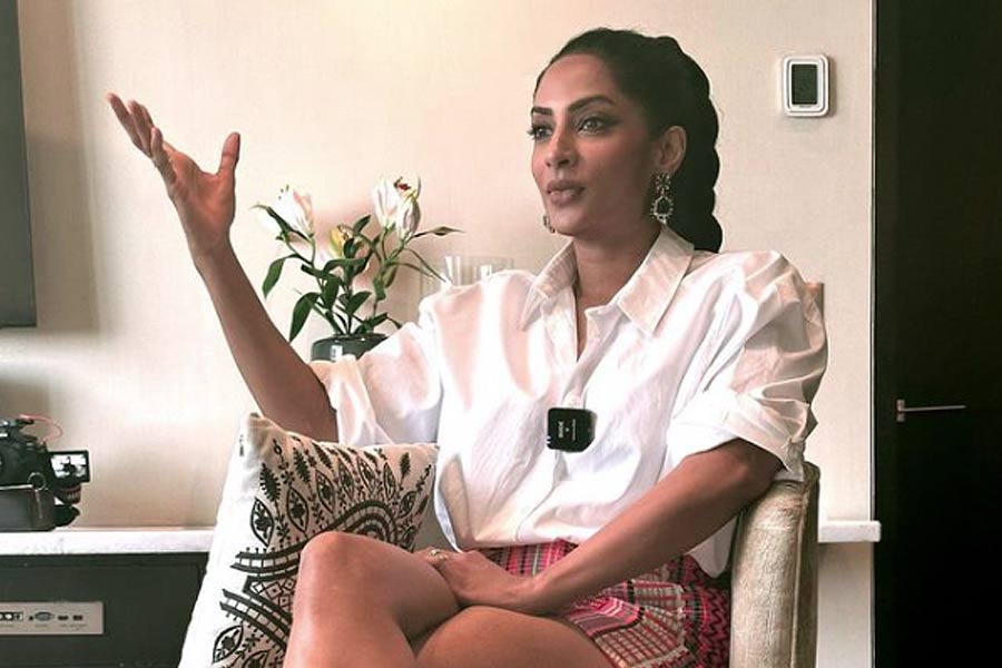 ‘সালার’-এ শ্রেয়ার অভিনয় দেখে মুগ্ধ দর্শকমহল। ইতিমধ্যেই ইনস্টাগ্রামে তাঁর অনুগামীর সংখ্যা ১৬ লক্ষের গণ্ডি পার করে ফেলেছে। দীর্ঘ বিরতির পর এখন পর পর কাজ করে চলেছেন শ্রেয়া।