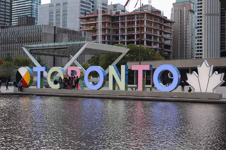 কিন্তু এই ‘বৃষ্টি কর’ কী? প্রস্তাবিত এই কর অনুযায়ী, বৃষ্টির জলের প্রবাহ যে বাড়ি বা কাঠামোয় ব্যাঘাত ঘটাবে বা প্রভাব ফেলবে, তাদের মালিকদের উপর এই কর চাপানো হবে।