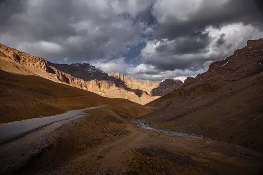 Know about the ghost temple on Gata loops near Leh, where water bottles are offered