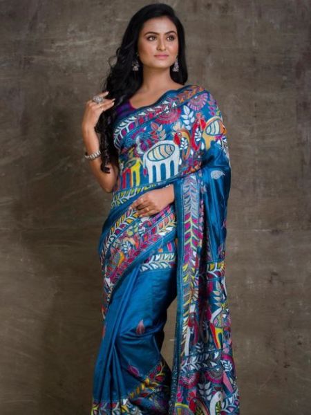Do not forget to buy these sarees if you want to look stylish in sarees