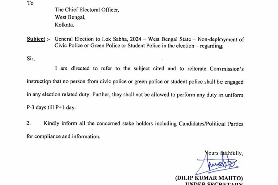 নির্বাচন কমিশনের নির্দেশিকা। নিজস্ব চিত্র