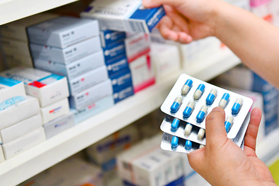  মুম্বইয়ের ফার্মাসিউটিক্যাল সংস্থা ‘অক্সফোর্ড ল্যাবরেটরিজ়’-এর ওষুধ রফতানির পরিমাণ বৃদ্ধি পেয়েছে ৬৭ শতাংশ। ‘অক্সফোর্ড ল্যাবরেটরিজ়’ মূলত হৃদ্‌রোগ, যৌন অক্ষমতা এবং চোখের রোগের ওষুধ তৈরি করে।