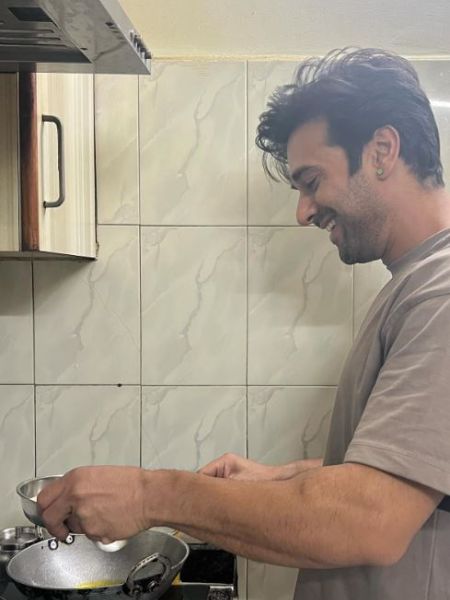 Not only Kriti but Pulkit also got into the kitchen for the first time, made tasty halwa dgtl