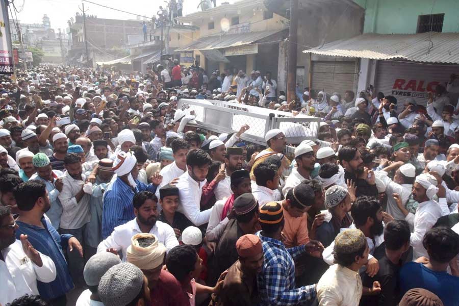 Amid tight security Mukhtar Ansari’s body laid to rest in family graveyard of Mohammadabad