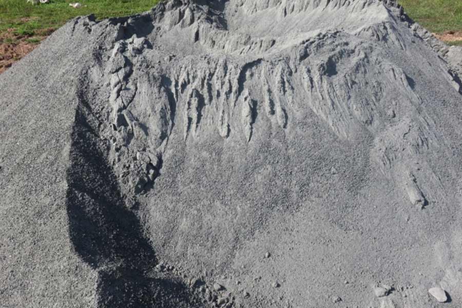 গুপ্তের নেতৃত্বাধীন গবেষক দল নির্মাণস্থলের সিমেন্ট, চুন, মাটির মিশ্রণ নিয়েও নিত্যনতুন গবেষণা করে চলেছে। এর ফলে ৩০ শতাংশ ধারণ ক্ষমতা বৃদ্ধি পেতে পারে সেই সিমেন্টের।