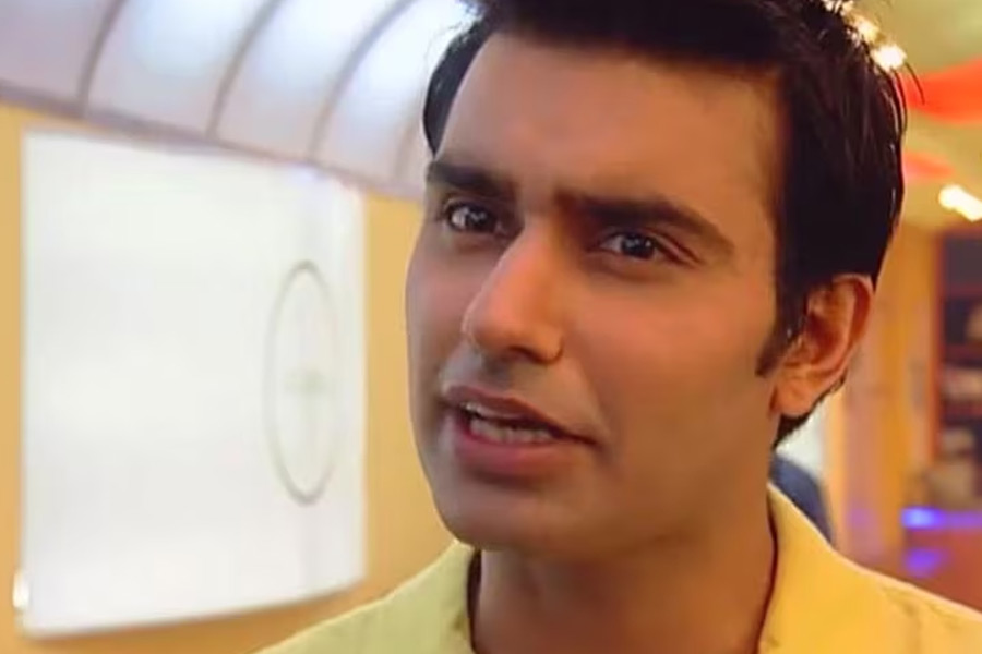 স্কুলে পড়াকালীন নাটকে অভিনয় করা শুরু করেন সঞ্জীত। বন্ধুরা তাঁকে মডেলিংয়ে নামার জন্য অনুপ্রেরণা দিতে শুরু করেন। বন্ধুদের কথা শুনে স্কুল শেষ হওয়ার পর নাটকের একটি দলে যোগ দেন সঞ্জীত। পাশাপাশি মডেলিংও শুরু করেন।