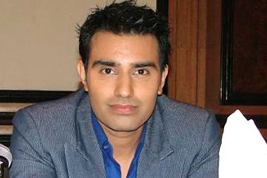 ‘মন’, ‘কোয়ি জানে না’, ‘সাথিয়া- প্যার কা নয়া এহসাস’, ‘কসৌটি জিন্দেগি কে’, ‘জানে কয়া বাত হুয়ি’ এবং ‘আহট’-এর মতো হিন্দি ধারাবাহিকে অভিনয় করতে দেখা যায় সঞ্জীতকে।