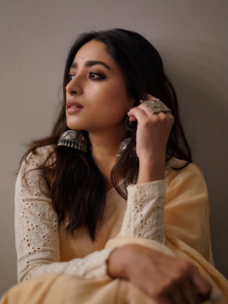 bengali actress Ishaa Saha's summer looks dgtl