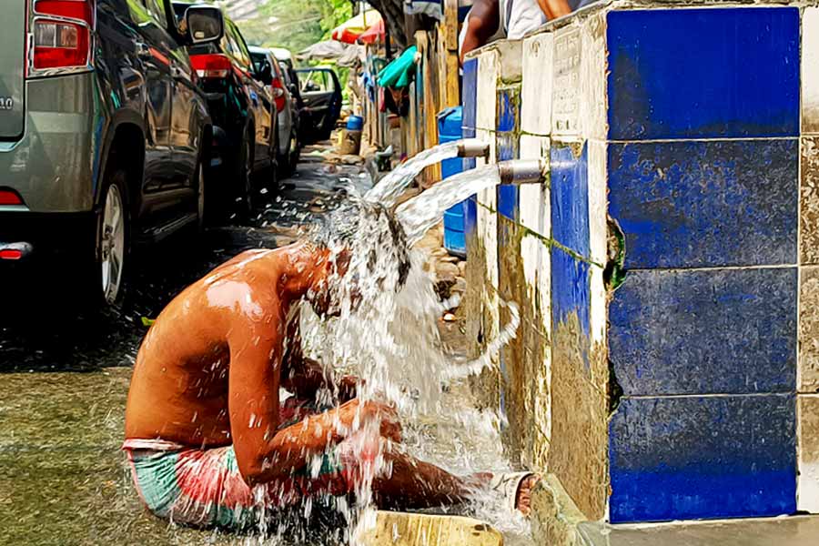 To solve the problem of hot water, Kolkata Municipality advises the city residents to stop wastage