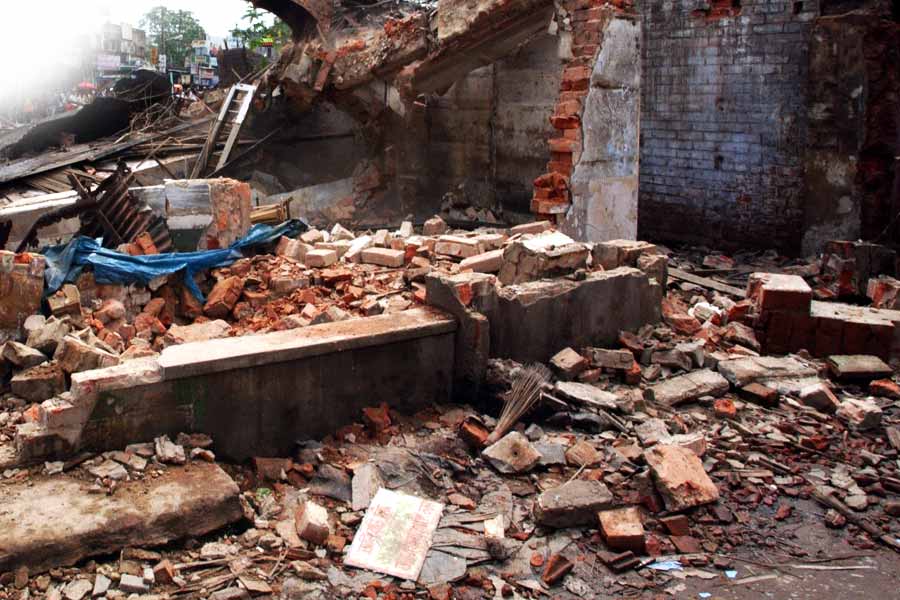 If the house demolition debris is not handed over, the work of building the house will be stopped, decision of the Kolkata Municipal Corporation