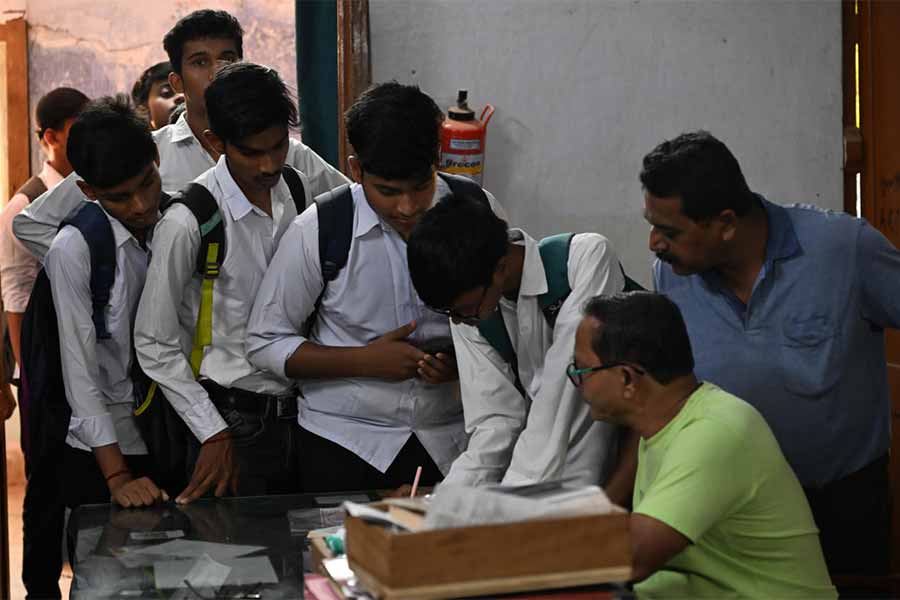 Madhyamik Examination 2024: Rate of successful candidate decreased in Midnapore but increased in Jhargram