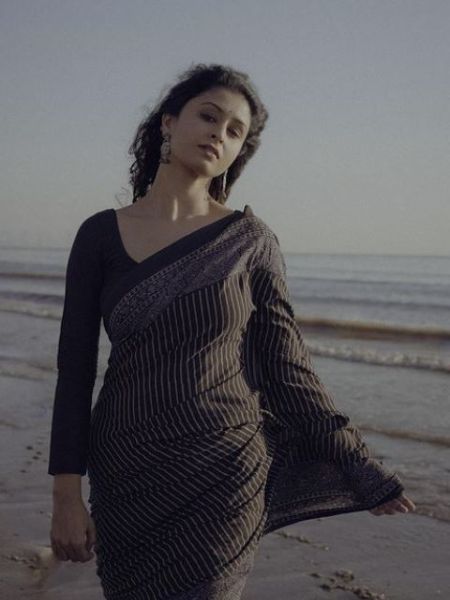 Chitrangada Chakraborty was seen enjoying the cool breeze on the beach dgtl