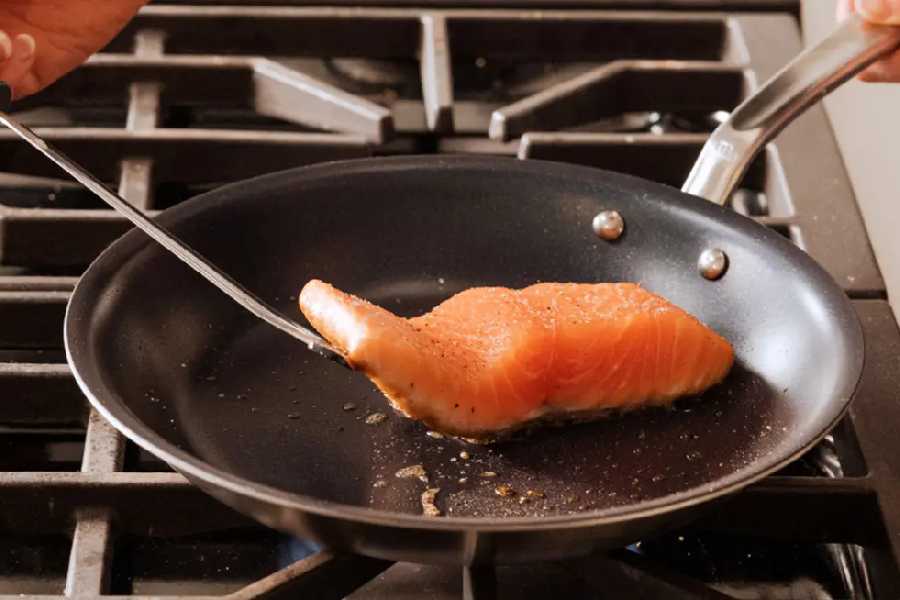 How To Prevent Food From Sticking To The Pan