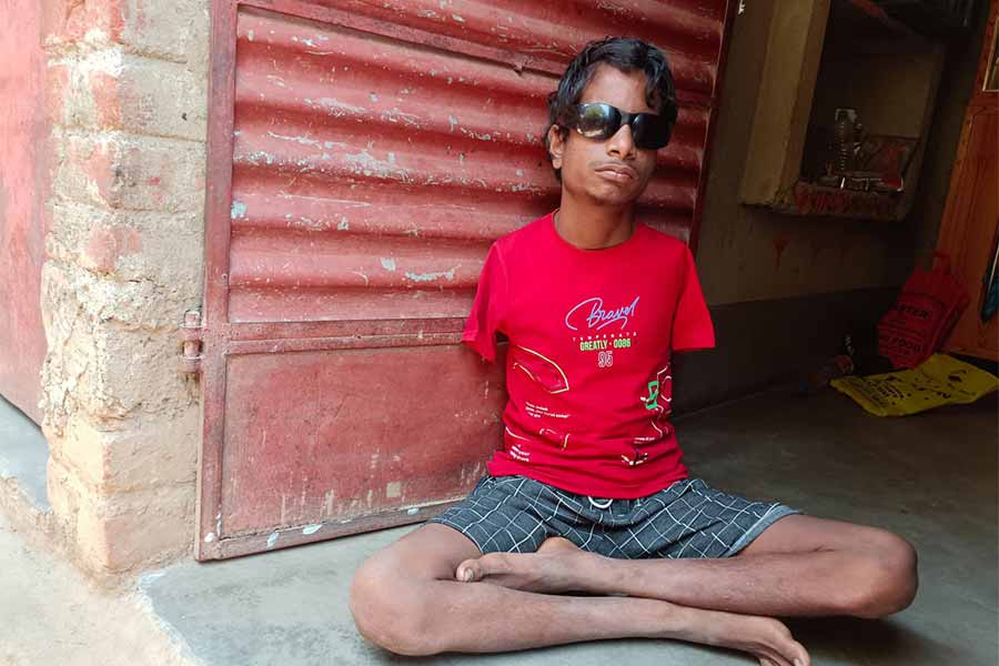 Madhyamik Examination 2024: Jagannath Dolui, physically challenged Candidate from Suri scored highest mark from his school