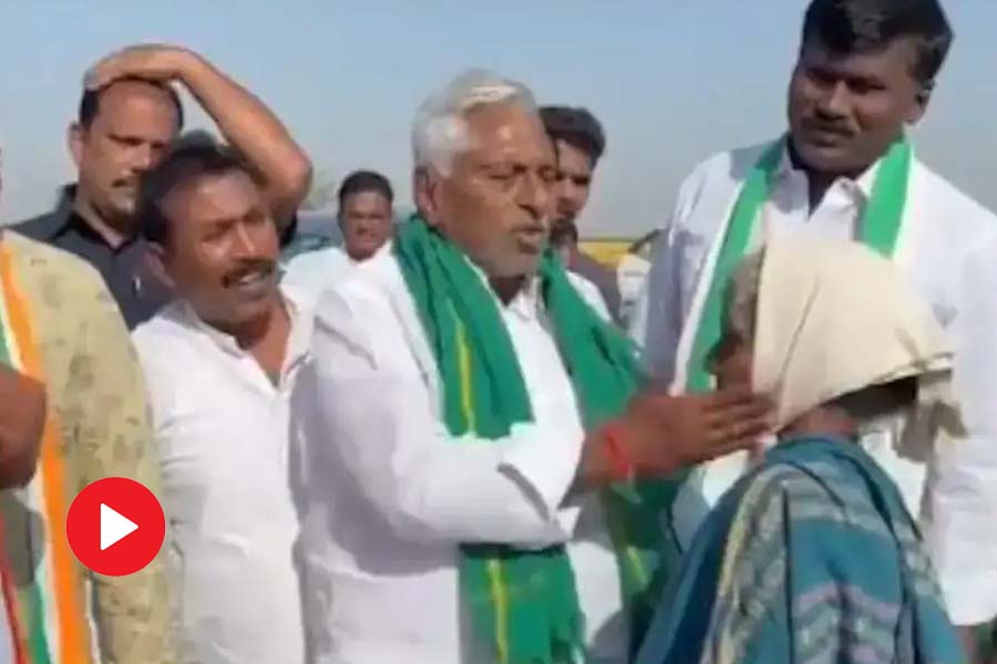 Telangana congress candidate slaps woman during campaign
