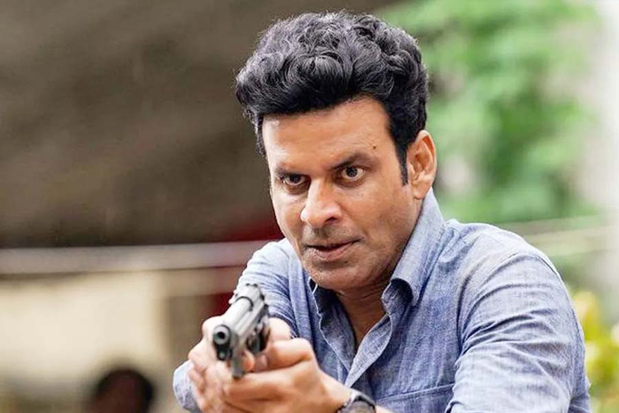 ২০১৯ সালের সেপ্টেম্বর মাসে ওটিটি প্ল্যাটফর্মে মুক্তি পায় ‘দ্য ফ্যামিলি ম্যান’। ১০ পর্বের এই সিরিজ়ের মুখ্য চরিত্রে অভিনয় করেন বলি অভিনেতা মনোজ বাজপেয়ী।