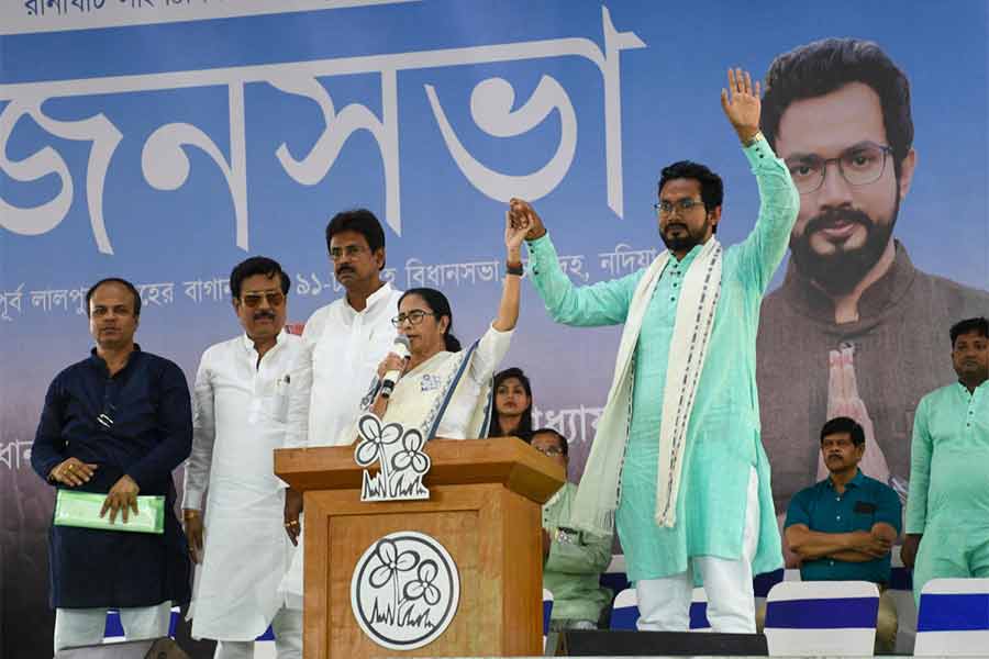 Lok Sabha Election 2024: Mamata Banerjee promised to open Shops of Shantipur silk at every corners of Bengal