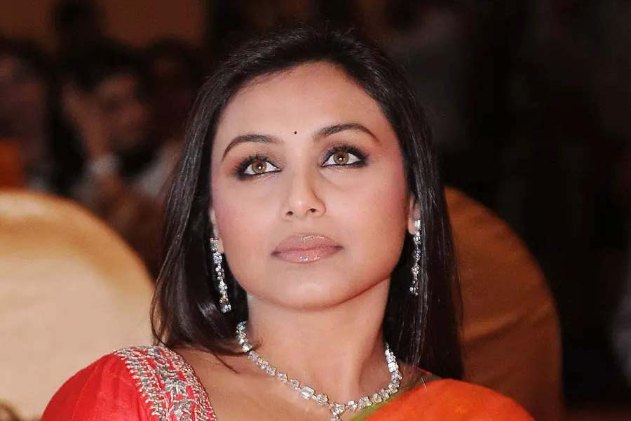 সমাজমাধ্যমে নেই বাঙালি অভিনেত্রী রানি মুখোপাধ্যায়। তিনি বলিপাড়ার খ্যাতনামী ছবিনির্মাতা যশ চোপড়ার পূত্রবধূ, আদিত্য চোপড়ার স্ত্রী। শুধু ইনস্টাগ্রামই নয়, হোয়াট্‌সঅ্যাপও নাকি ব্যবহার করেন না তিনি। সমাজমাধ্যমে নেই আদিত্যও।