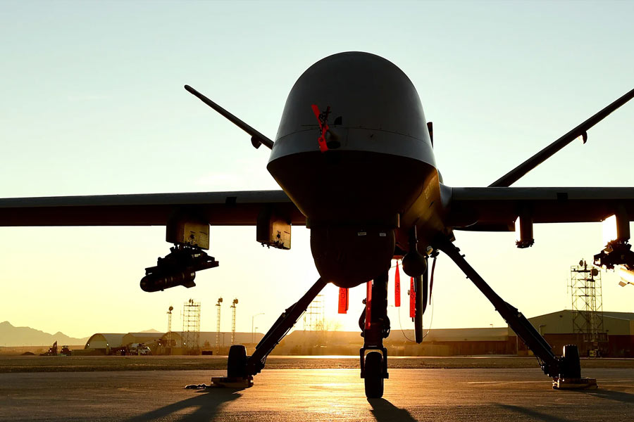 রাশিয়ার সেনাবাহিনীর সঙ্গে হাত মিলিয়েছে নাইজার। আমেরিকার সৈন্যদের বিতাড়িত করতে রাস্তায় প্ল্যাকার্ড নিয়ে নেমে পড়েছেন সেখানকার বাসিন্দারা। যদিও এই প্রসঙ্গে রাশিয়ার তরফে কিছু জানানো হয়নি। আমেরিকার দাবি, নিয়ামেতে রাশিয়ার সেনা প্রবেশ করলেও তাদের বিমানঘাঁটি সম্পূর্ণ দখল করতে পারেননি।