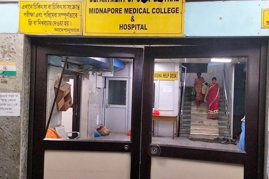 Chaos in Midnapore Medical College and Hospital after a woman died dgtld