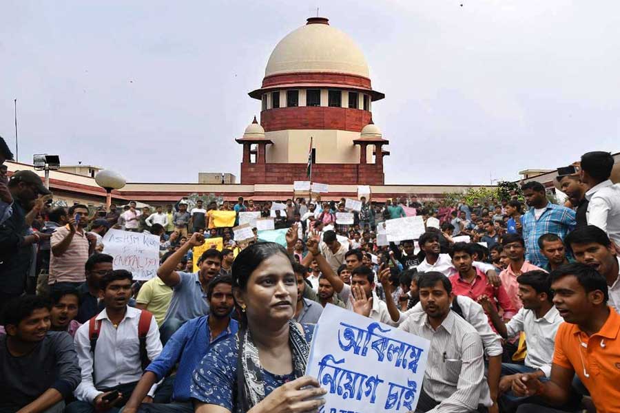 Live updates of west bengal SSC jobs cancellation hearing in Supreme Court dgtl