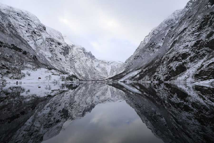 Sanglaphhu Lake