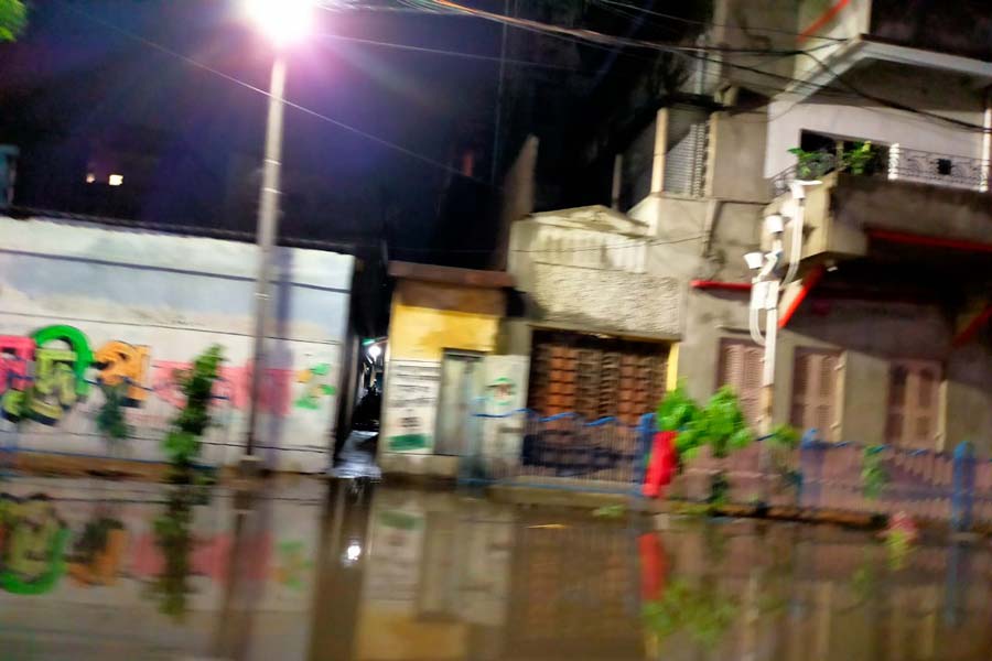 জলমগ্ন সেন্ট্রাল অ্যাভিনিউ।