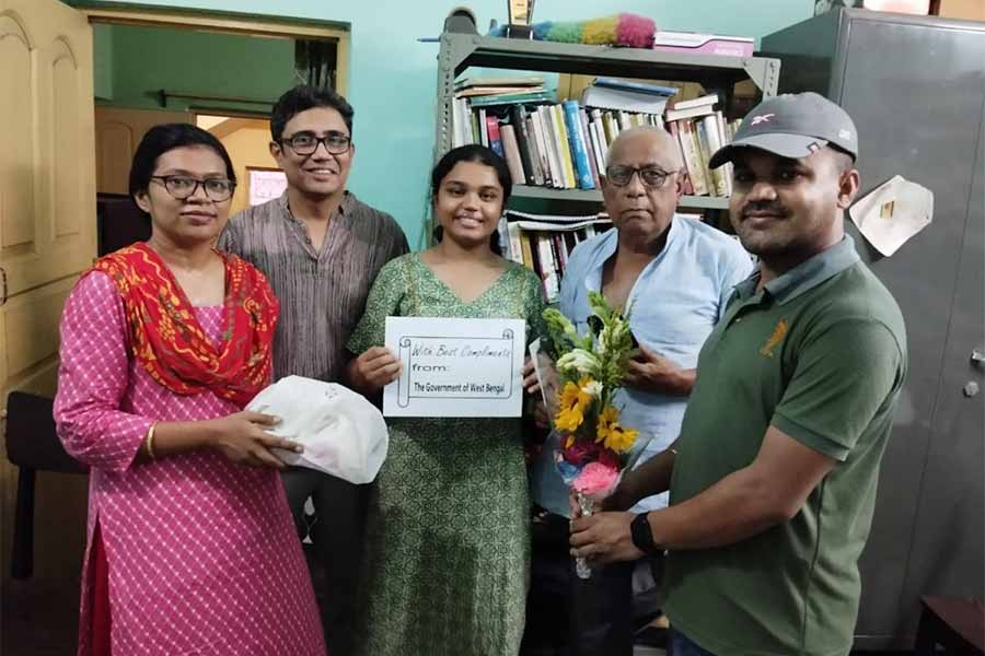 Family of Arundhuti Biswas of Kalyani Julian Day school eleated with her success in ICSE exam