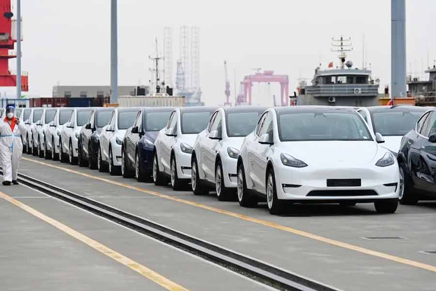 এফএসডি প্রযুক্তির গাড়ি কোথাও চালানো হলে সেখানকার রাস্তাঘাট সম্পর্কে খুঁটিনাটি তথ্য জানা প্রয়োজন। ইলনের দাবি, এই নতুন প্রযুক্তির যে সফল হওয়ার সম্ভাবনা প্রবল, তা আমেরিকার কয়েকটি গাড়িতে মহড়া দিয়ে বোঝা গিয়েছে। কিন্তু ইলনের এই বক্তব্য শুনেও রাজি হয়নি চিন।