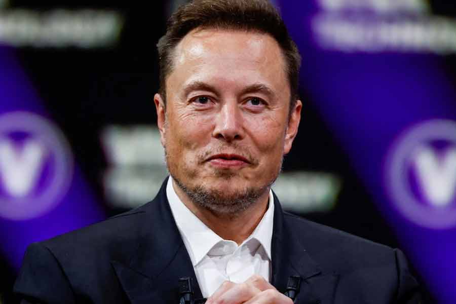 মোদী সরকারের ঘোষণার পর টেসলাকর্তার ভারত সফরের কথা জানা যায়। অনেকেই দাবি করেন, ইলন এই সুবিধাই চেয়েছিলেন। তবে ইলনের সফর স্থগিত হয়ে যাওয়ার ফলে সেই সম্ভাবনার ভবিষ্যৎও অনিশ্চিত হয়ে গিয়েছে।