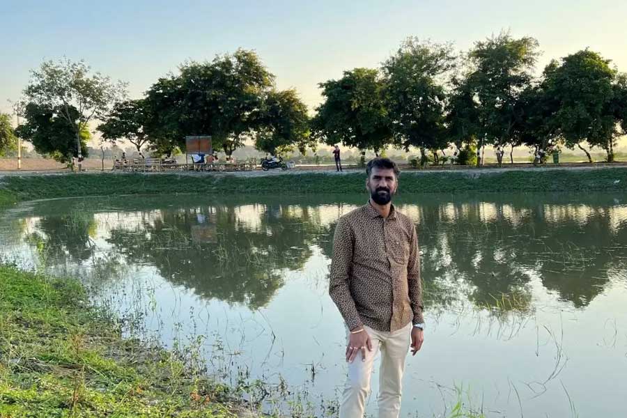 এক পুরনো সাক্ষাৎকারে আনন্দ বলেছিলেন, ‘‘আমার মনে হয় এই জলাশয়গুলি পৃথিবীর ফুসফুস। অর্থ বিনিয়োগ করতে চাইলে জলাশয় সংরক্ষণের জন্য তা খরচ করা প্রয়োজন। জলাশয়গুলিও ভবিষ্যতে সকলকে প্রতিদান দেবে। লোককে উৎসাহ দেওয়ার আগে আমি নিজেই সেই কাজ আরম্ভ করে দিই।’’