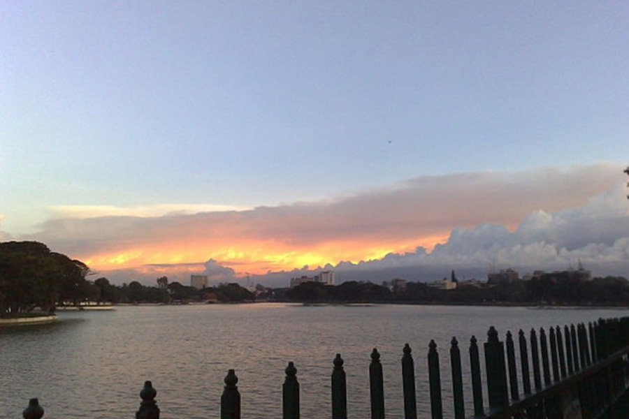 এখনও পর্যন্ত একশোর বেশি জলাশয় সংরক্ষণ করেছেন আনন্দ। চোল সাম্রাজ্যে যে পদ্ধতিতে জলাশয় পরিষ্কার করা হত, সেই একই পদ্ধতিতে আনন্দ কাজ করেন।