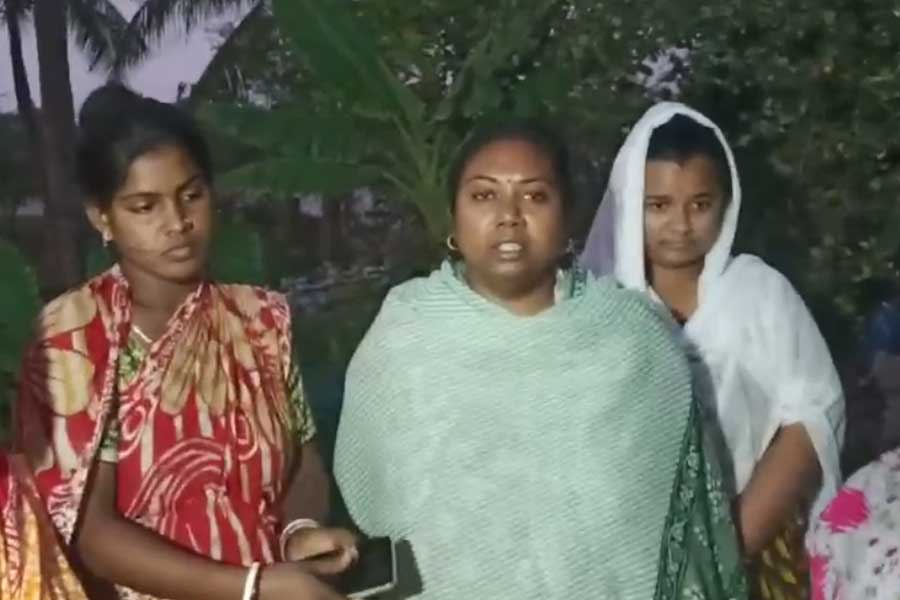 Rekha Patra raised question on identity of victim who met President in a new Sandeshkhali video dgtld