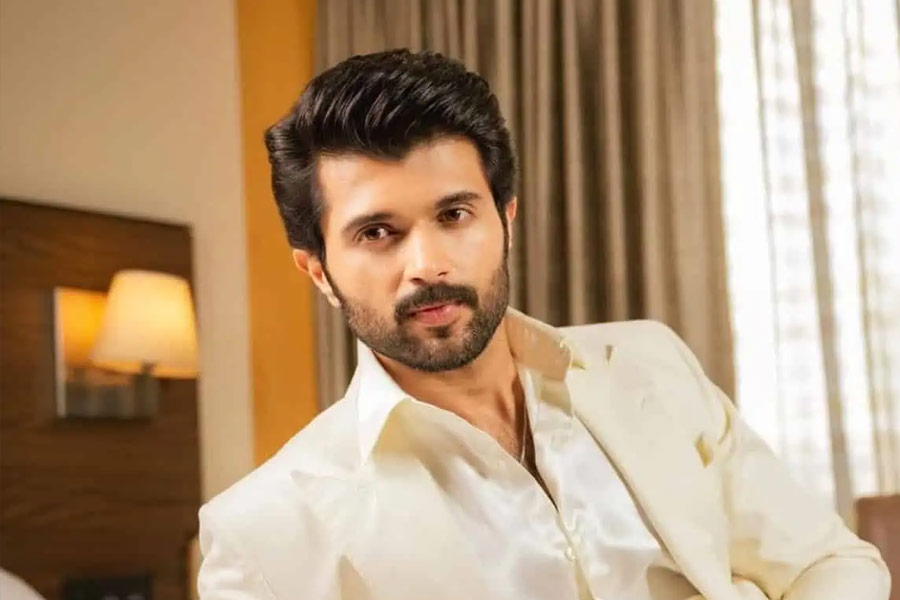 Vijay Deverakonda talks about his middle class lifestyle and he fills empty shampoo bottles with water