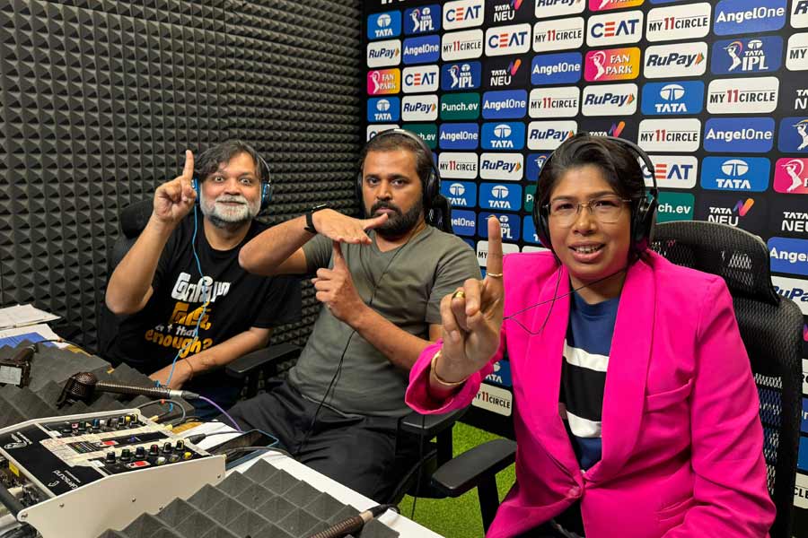 Srijit Mukherji and Jhulan Goswami talk about IPL and the amalgamation of cricket and entertainment dgtl
