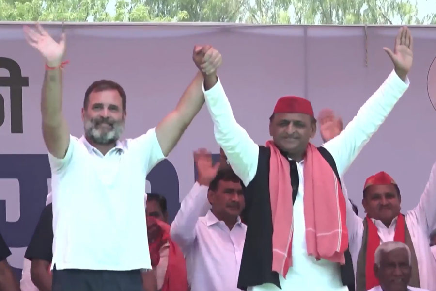 Samajwadi Party chief Akhilesh Yadav and Congress leader Rahul Gandhi holds joint rally in Uttar Pradesh for Lok Sabha Election 2024 dgtl