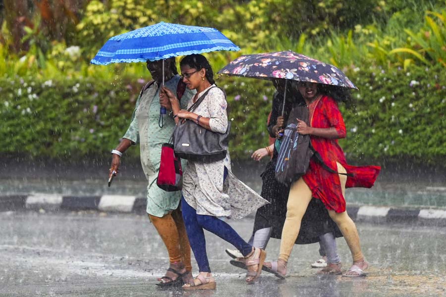 Due to three reasons, rain and Thunderstorm will continue in West Bengal till next week, IMD issues Orange Alert dgtl