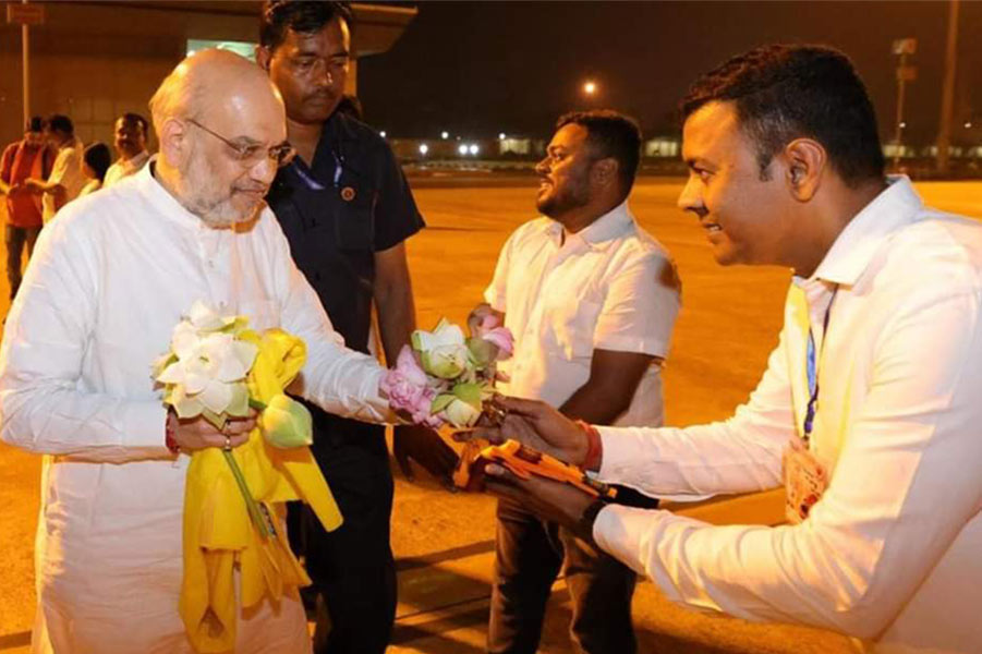 Alleged Coal Mafia see off Amit Shah in Andal airport, TMC claims dgtld