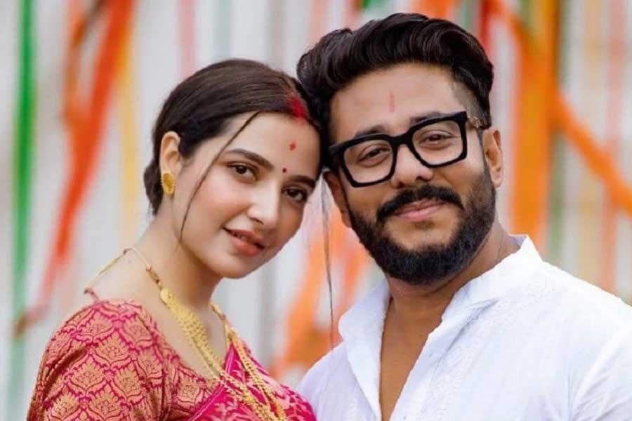 How Bengali director Raj Chakraborty is celebrating his 6th marriage anniversary with wife Subhashree Ganguly