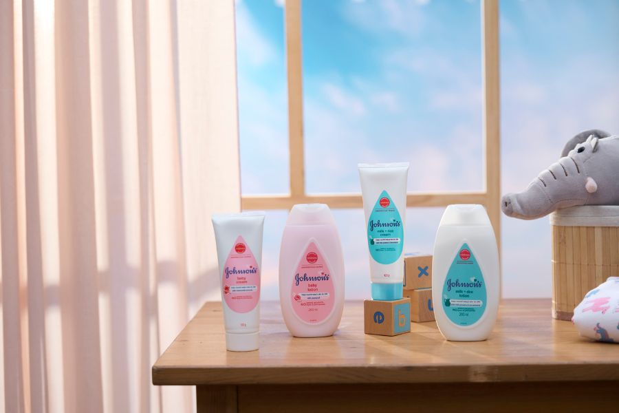  ‘জনসনস্ বেবি লোশন এবং ক্রিম’ 