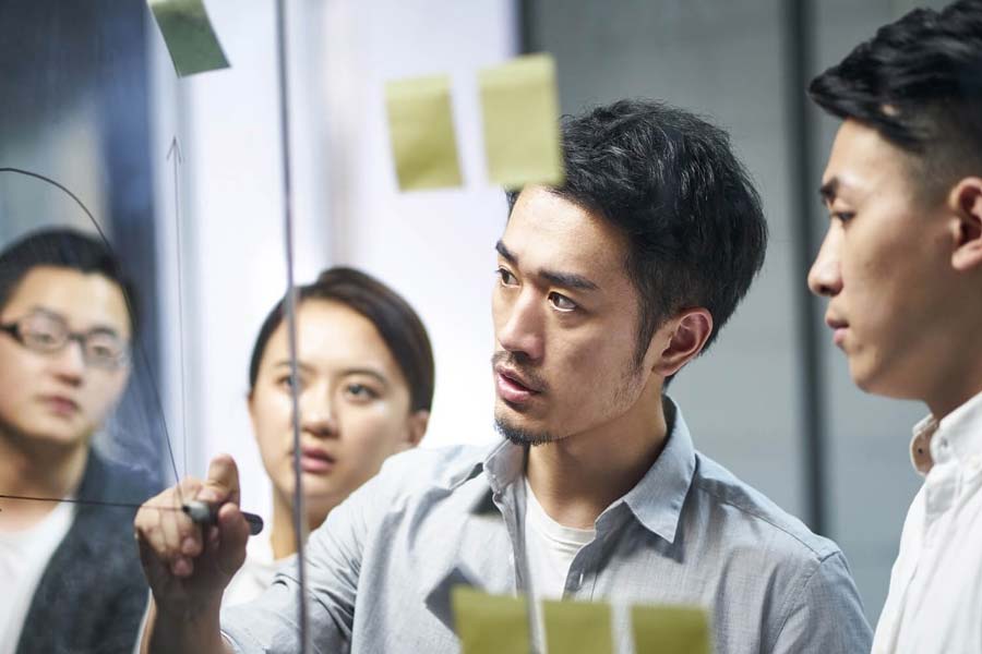 তালিকায় তৃতীয় দেশ হিসাবে রয়েছে চিন। রাষ্ট্রপুঞ্জের রিপোর্ট অনুযায়ী, ২০২২ সালে চিনের প্রাপ্য ‘রেমিট্যান্স’-এর পরিমাণ ৫ হাজার ১০০ কোটি ডলার। চার নম্বরে রয়েছে তাদেরই পড়শি দেশ ফিলিপিন্স।