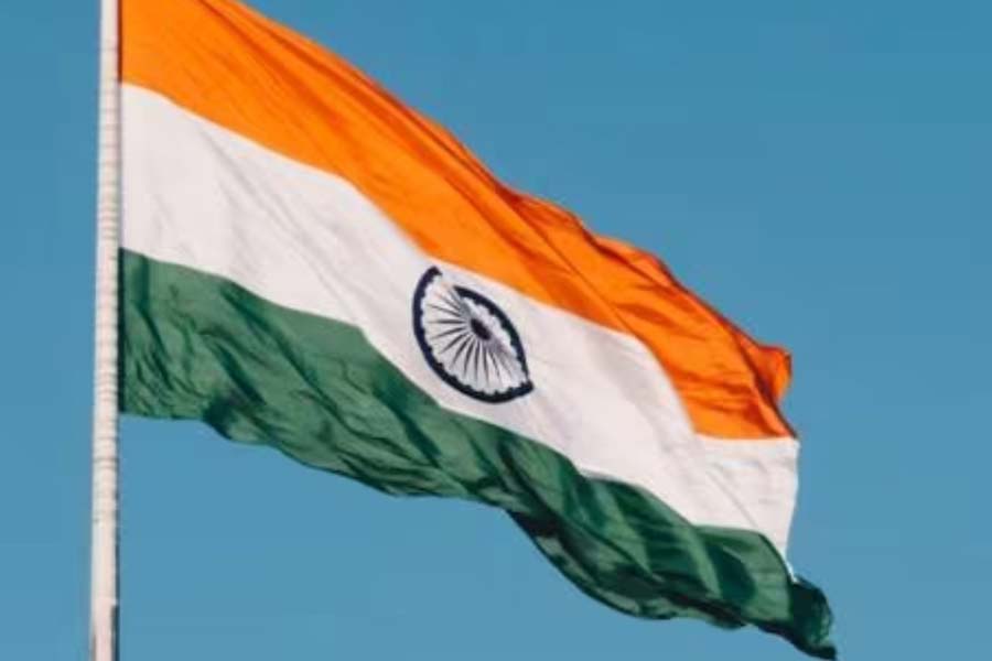 দেশের অর্থনৈতিক পরিস্থিতি এবং কাঠামোর দিকে ইঙ্গিত করে ‘রেমিট্যান্স’। কারণ ‘রেমিট্যান্স’ আসে বিদেশে কর্মরত পরিযায়ী শ্রমিকদের কাছ থেকে। সেই শ্রমিকদের সংখ্যা বেশি হলে ‘রেমিট্যান্স’-এর পরিমাণও বেড়ে যায়।