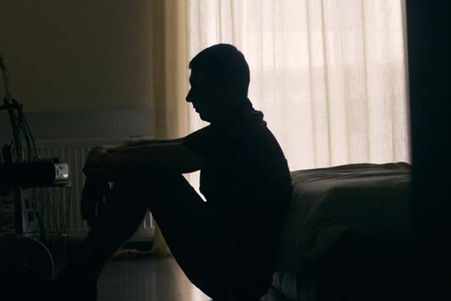 কোনও দেশে বিদেশে কর্মরত নাগরিকের সংখ্যা বেড়ে যাওয়ার একটি অর্থ হল, সে দেশের কর্মসংস্থানে ঘাটতি। নিজের দেশে পর্যাপ্ত রোজগারের উপায় খুঁজে না পেয়েই বিদেশে পাড়ি দেন মানুষ। সেই ধরনের দেশ আপাতত দক্ষিণ এশিয়ায় বেশি।