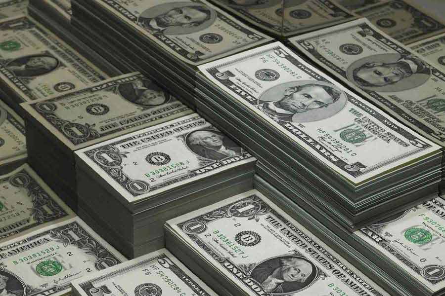 শুধু ভারত নয়, সারা বিশ্বেই ‘রেমিট্যান্স’-এর সবচেয়ে বড় ভান্ডার আরবীয় দেশগুলি। ২০২২ সালে সৌদি আরব থেকে ‘রেমিট্যান্স’ হিসাবে অন্যান্য দেশে গিয়েছে ৩ হাজার ৯০০ কোটি ডলার। এ ছাড়া, ওই বছর কুয়েত এবং কাতার থেকে ‘রেমিট্যান্স’ গিয়েছে যথাক্রমে ১ হাজার ৮০০ কোটি এবং ১ হাজার ২০০ কোটি ডলার।