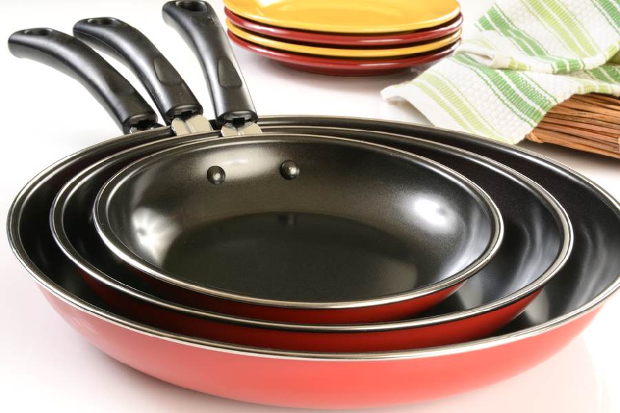 Tips and tricks to use nonstick pans so they last for years