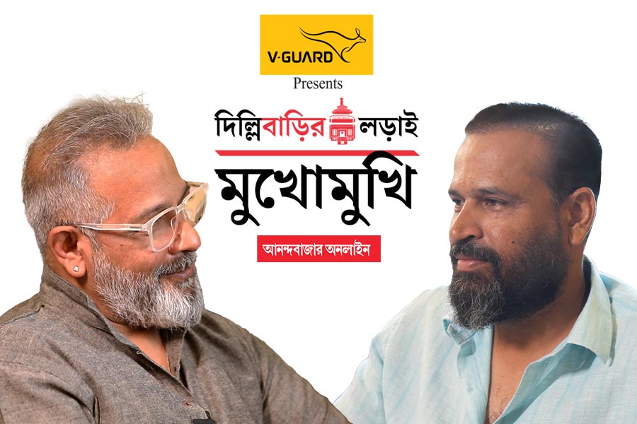 Exclusive Interview of Berhampore TMC Candidate Yusuf Pathan with Anandabazar Online Editor Anindya Jana dgtlx