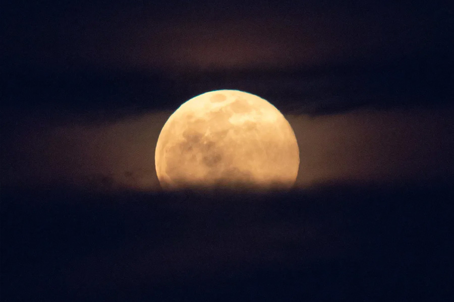 NASA plans to build a railway station in the Moon