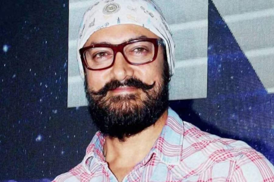 কোনও ছবি প্রেক্ষাগৃহে মুক্তি পাওয়ার পর ভারত জুড়ে যে পরিমাণ আয় করে, তার সঙ্গে বিদেশ থেকে প্রাপ্ত আয় যোগ করলে পাওয়া যায় সেই সিনেমার মোট উপার্জন। আয়ের তালিকায় সবচেয়ে এগিয়ে রয়েছে আমির খানের একটি ছবি।