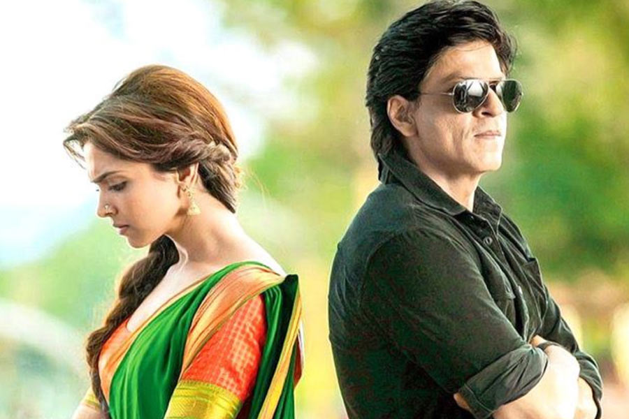 বক্স অফিসে উপার্জনের তালিকায় ষোড়শ স্থানে রয়েছে শাহরুখ খানের ছবির নাম। ২০১৩ সালে মুক্তি পাওয়া শাহরুখের ‘চেন্নাই এক্সপ্রেস’ ছবিটি বক্স অফিস থেকে ৩৯৫ কোটি টাকার ব্যবসা করে।