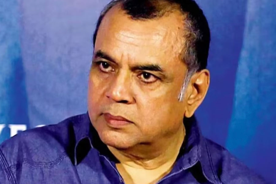 ১৯৫৫ সালের ৩০ মে মহারাষ্ট্রের মুম্বইয়ে জন্ম পরেশের। মধ্যবিত্ত পরিবারে জন্ম তাঁর। পরেশের বাবা-মা হাতখরচ হিসাবে তাঁকে কোনও টাকা দিতেন না।